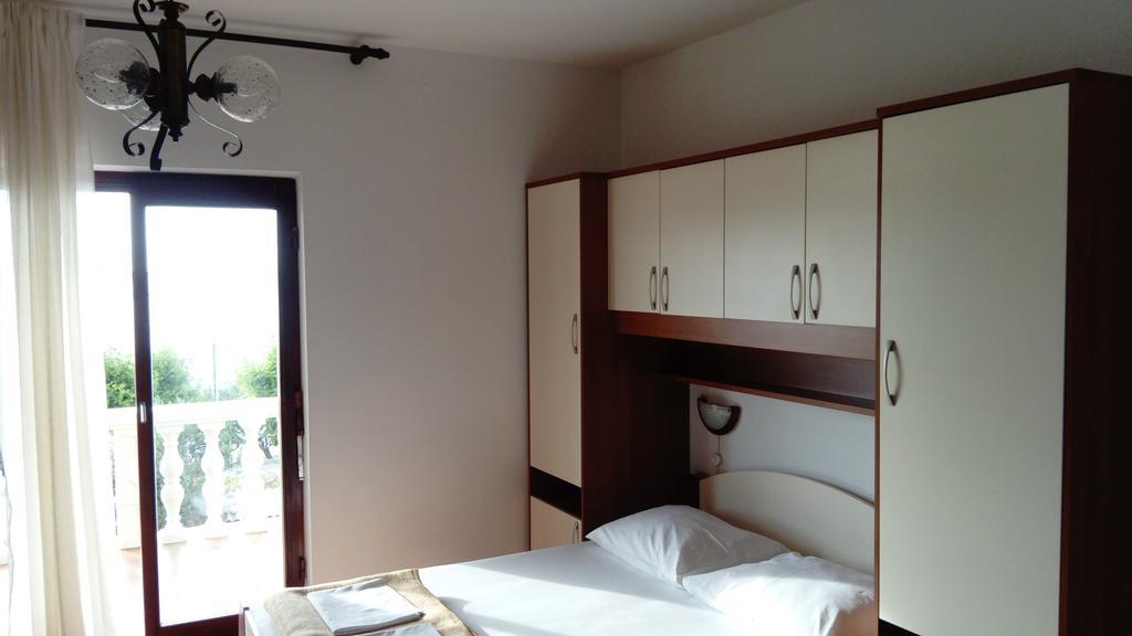 Apartments Branko Нин Стая снимка
